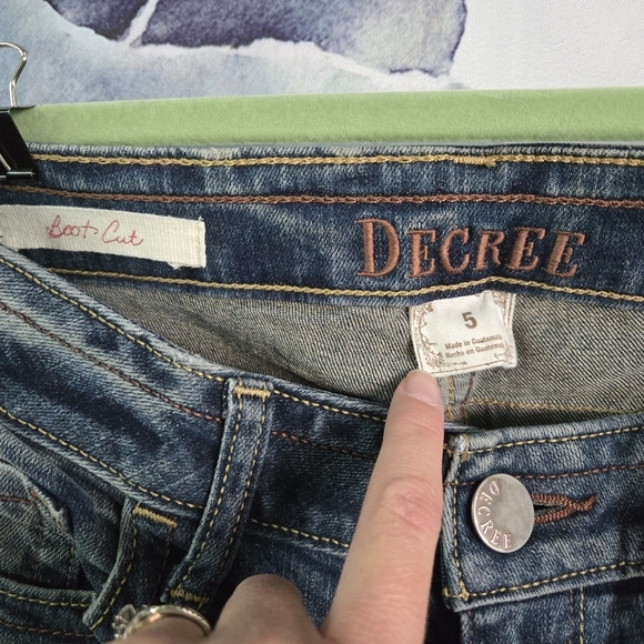 DECREE | NWOT Bootcut Blue Jeans in Dark Wash sz 5 - Picture 2 of 14